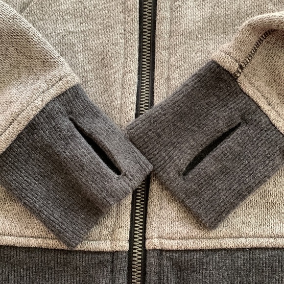 Lululemon Scuba Full Zip Hoodie (6) in excellent condition. Gray/Taupe - Picture 3 of 7